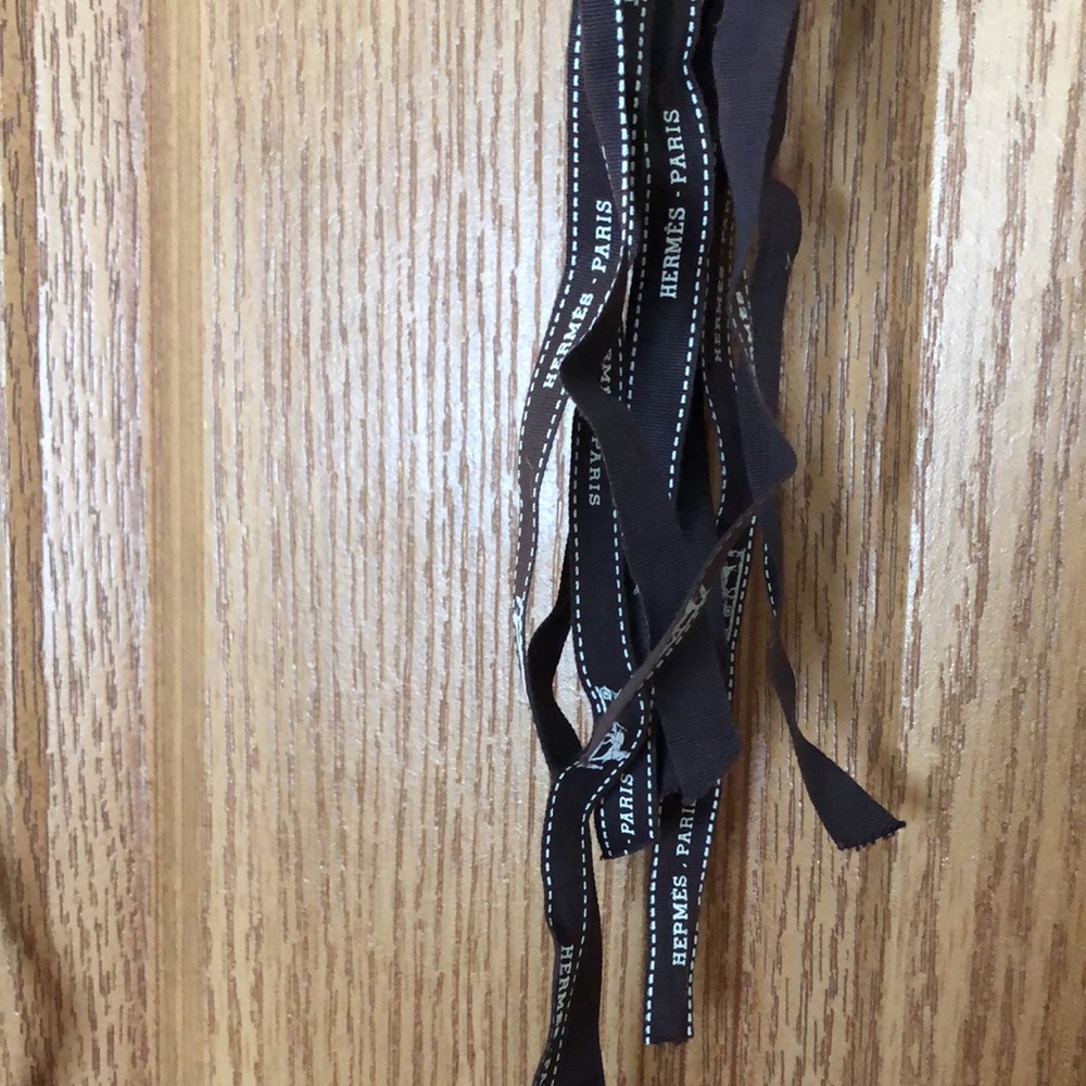 Lot of eight ribbons, Hermès various sizes authentic, Hermès!!